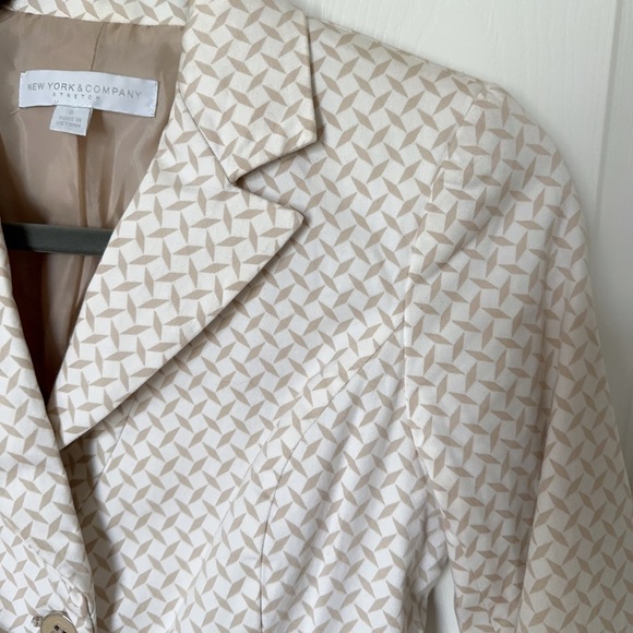 New York & Company Cream Tan Blazer Tailored Fit - Picture 4 of 6